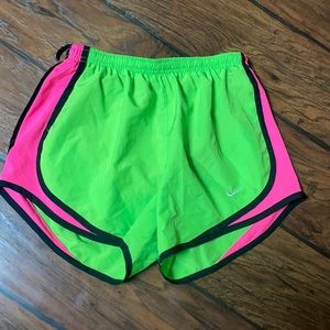 Nike shorts women’s small